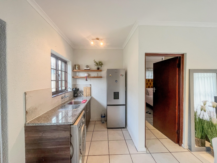 To Let 1 Bedroom Property for Rent in Pinelands Western Cape
